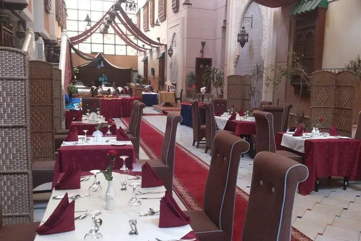 ROYAL HOTEL AND SUITES