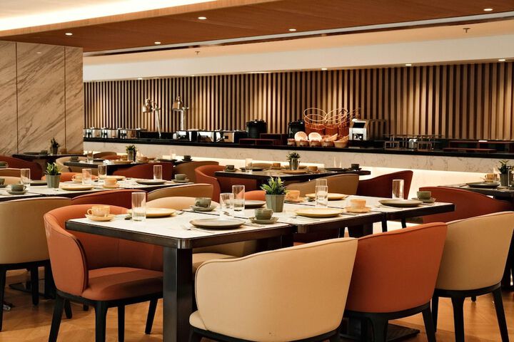 Dining 46 of 60