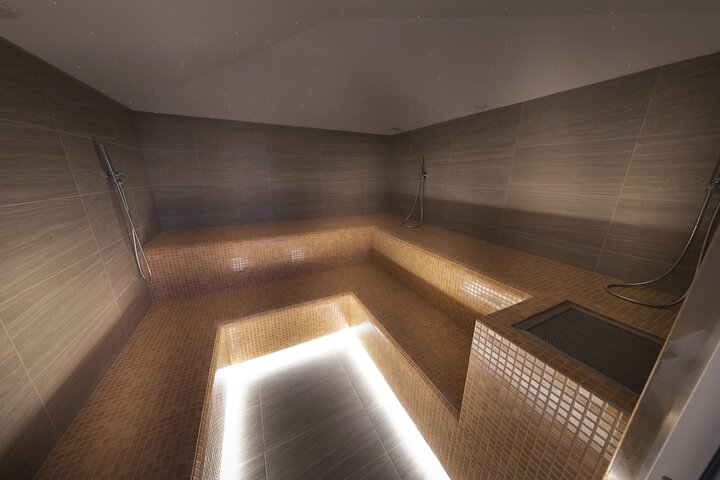 Room 22 of 38