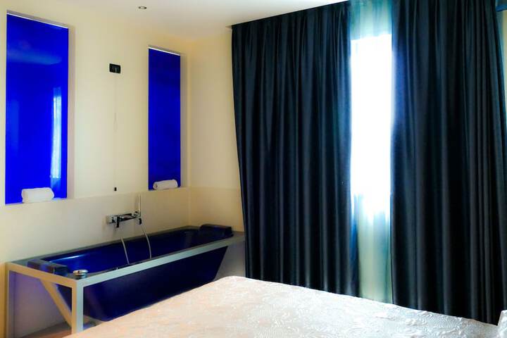 Room 6 of 48