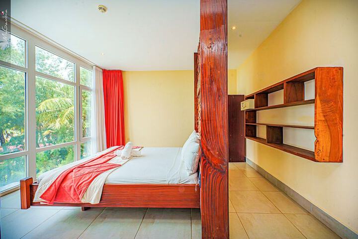 Room 5 of 63