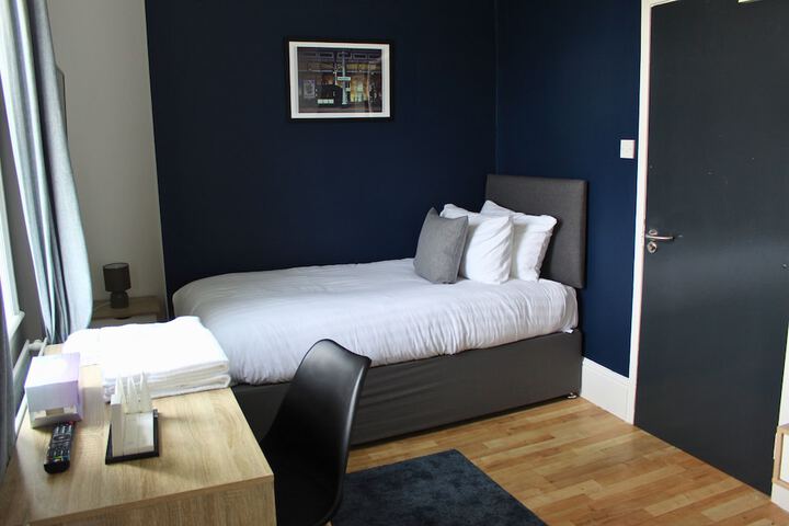 Room 25 of 51