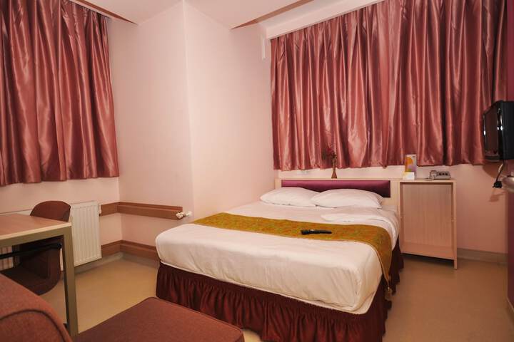 Room 53 of 91