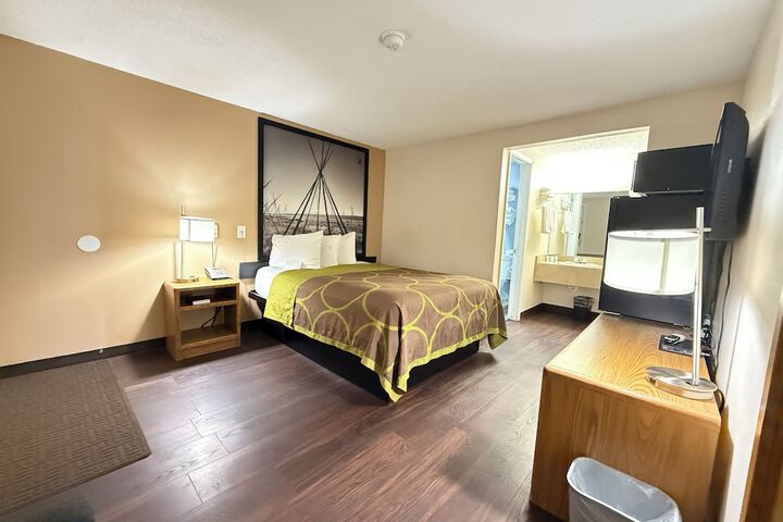 Room 42 of 90