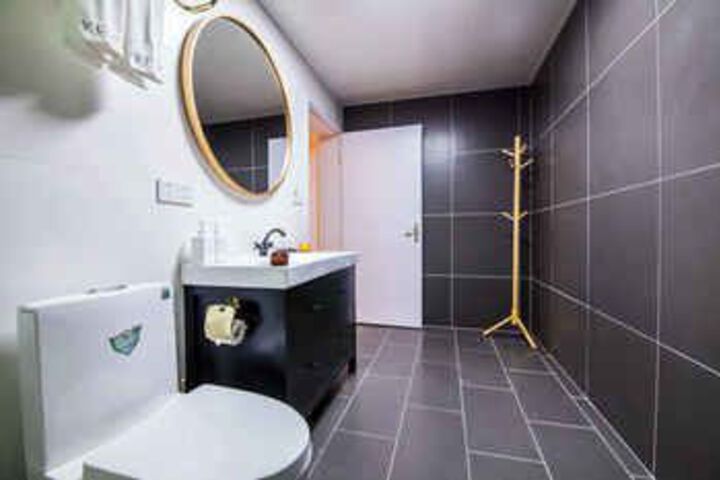 Room 2 of 21