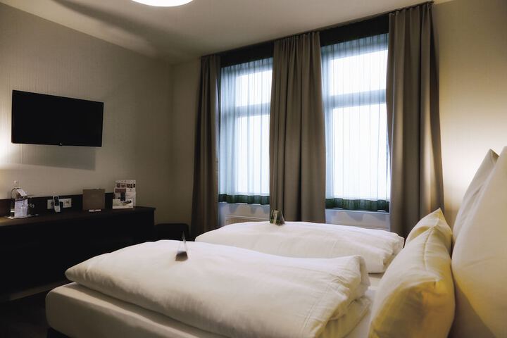 Room 17 of 69