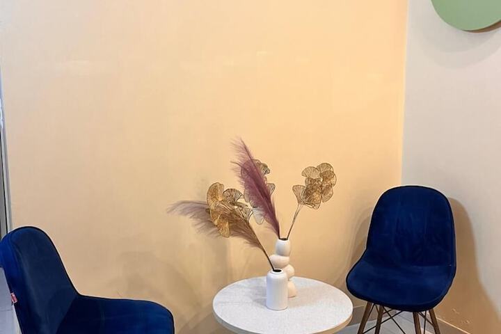 Room 4 of 16