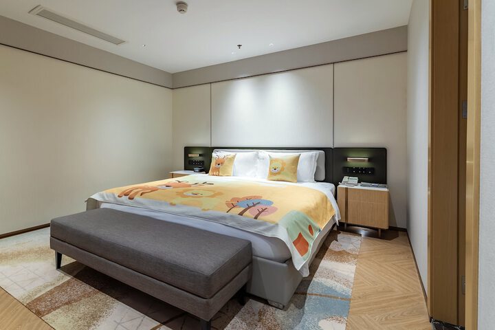 Room 9 of 65