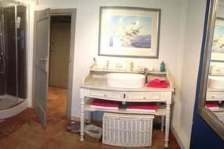 Room 3 of 36