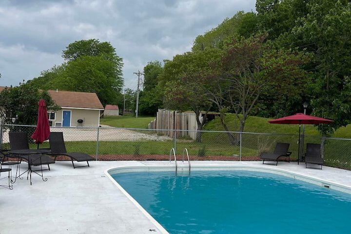Pool 16 of 30