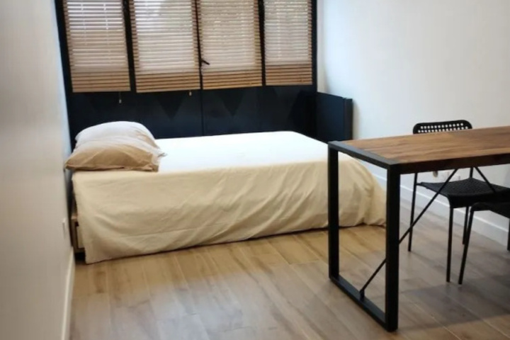 Room 4 of 15