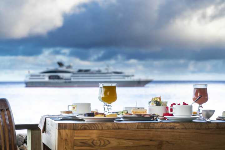 Breakfast/Coffee Service 102 of 186