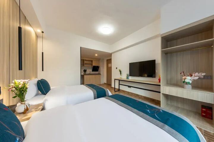 Room 3 of 63
