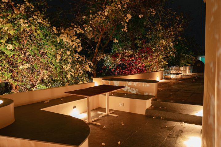 Dining 37 of 72
