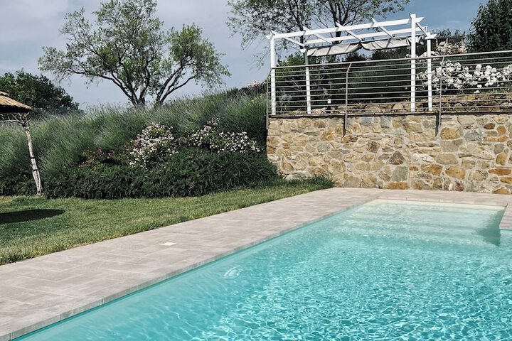 Pool 195 of 207