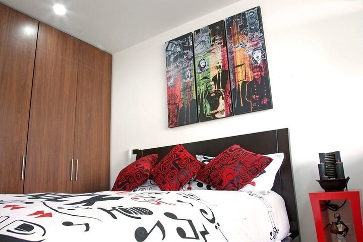 Room 4 of 15
