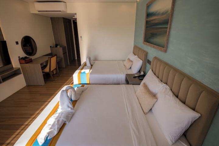 Room 6 of 33