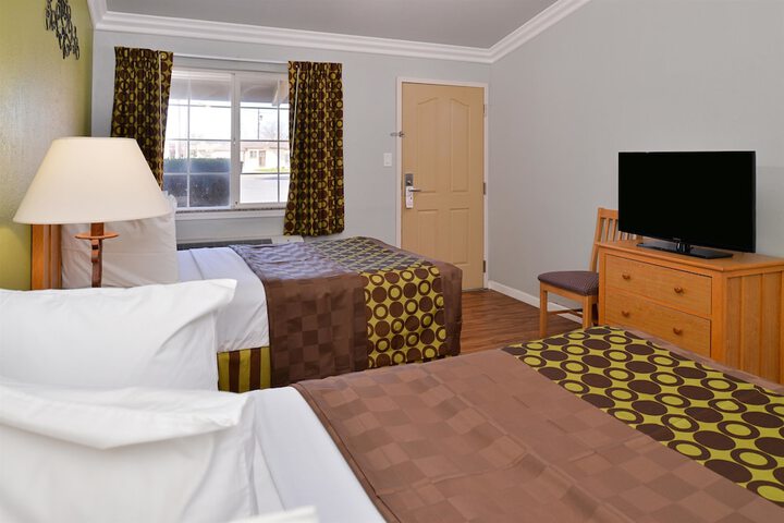 Basic Double Bed (4 of 10)