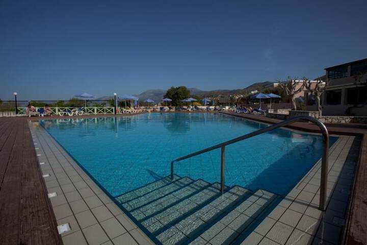 Hotel Pool
