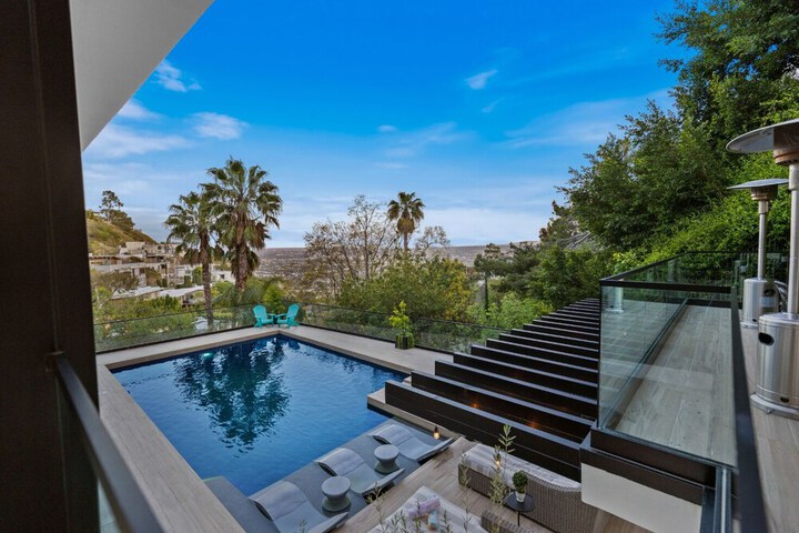Pool 24 of 41