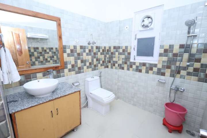 Room 18 of 21