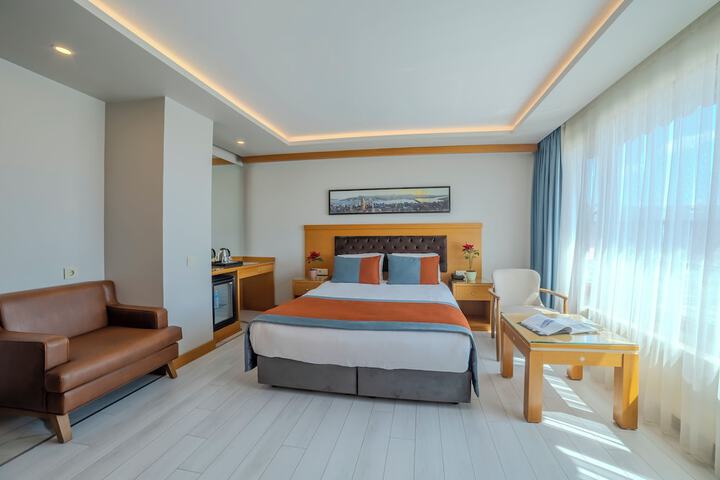 Room 14 of 66