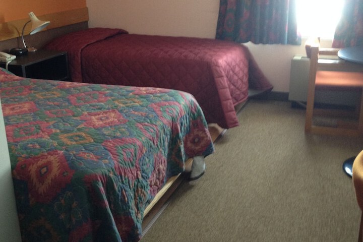 Room 2 of 16