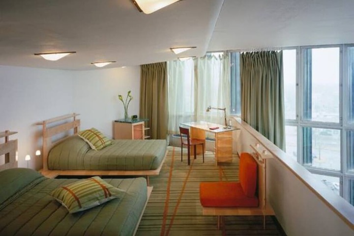 Room 3 of 11