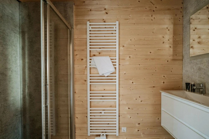 Room 8 of 23