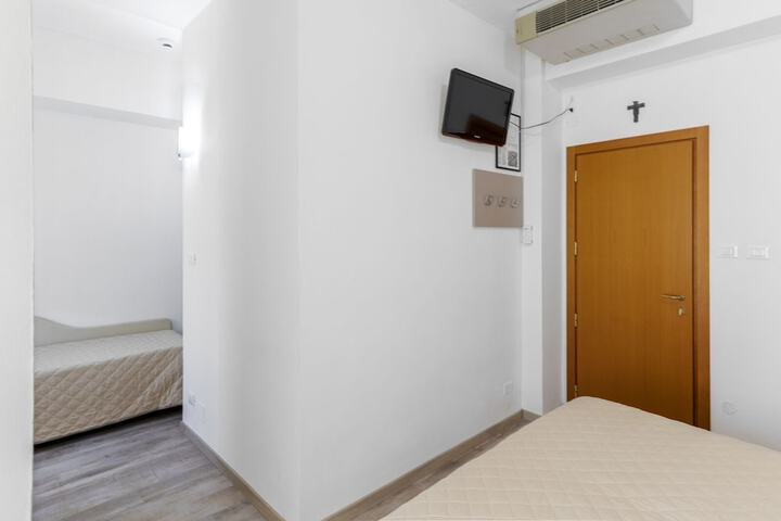 Room 22 of 54