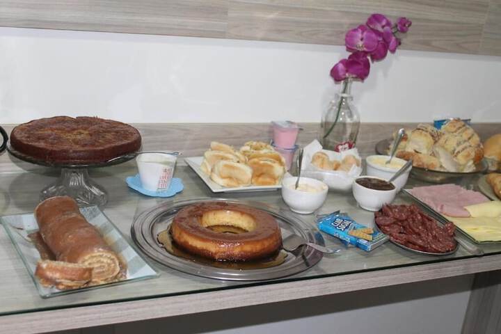 Dining 16 of 18