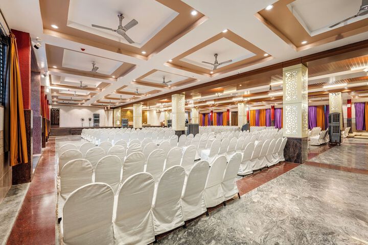 Ballroom/Hall 36 of 48