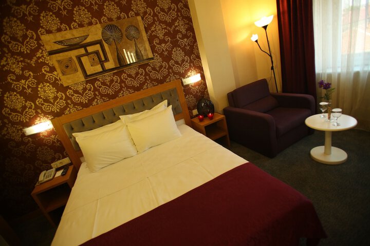 Room 16 of 47
