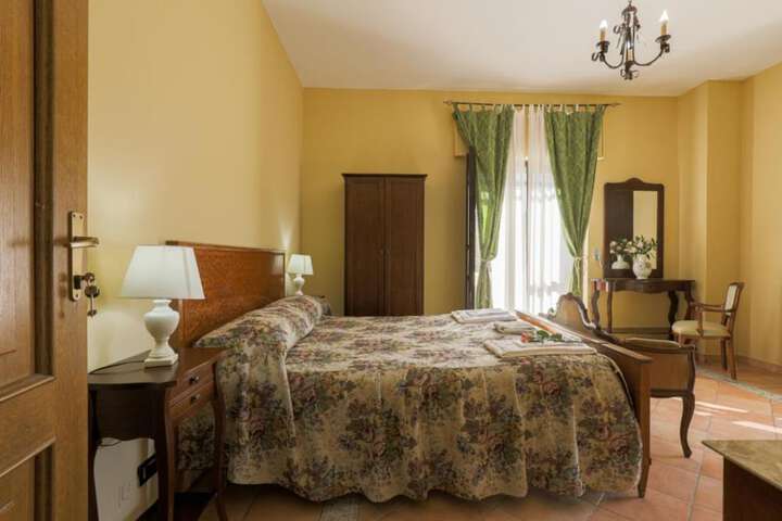 Room 5 of 49