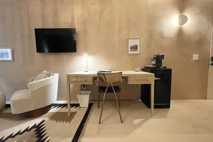 Room 34 of 65
