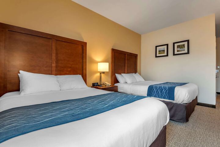 2 Queen Beds (3 of 12)