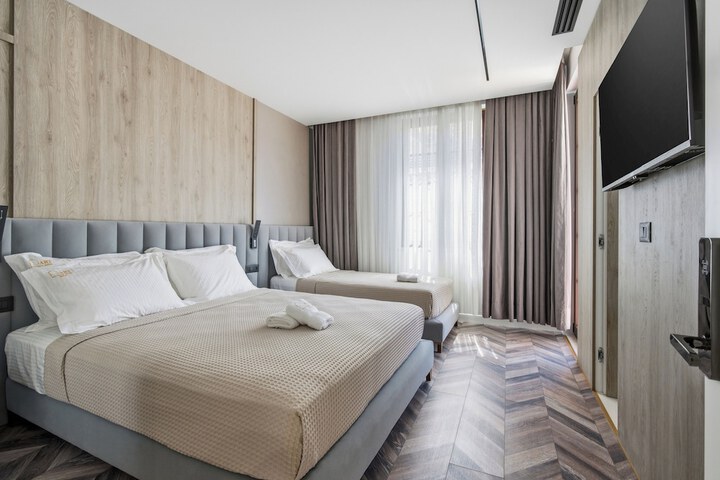 Room 15 of 109