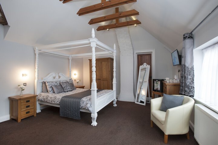 Room 4 of 49