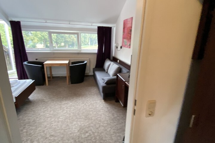 Room 21 of 106