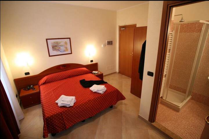 Room 8 of 15