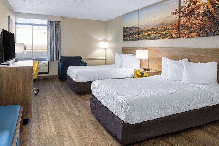 2 Double Beds Mobility Accessible (2 of 11)