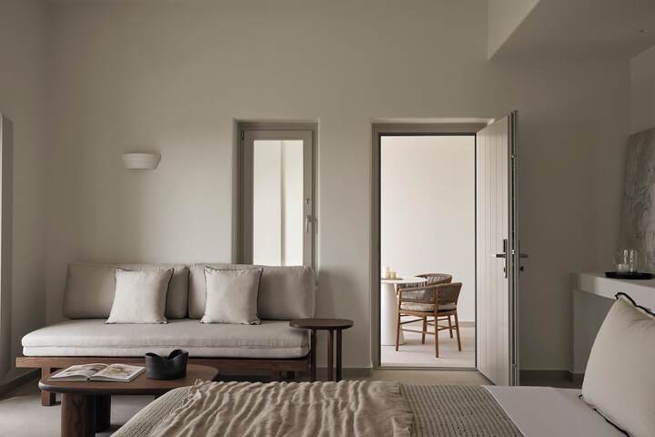 Room 12 of 76