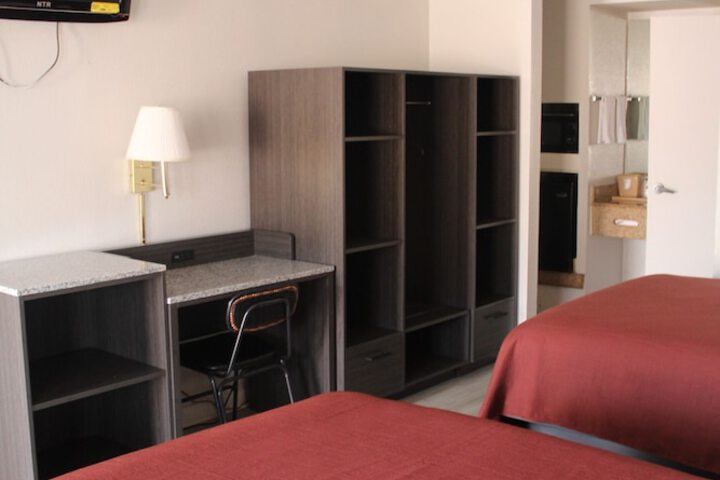 Basic 2 Double Beds (8 of 8)