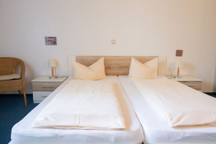 Room 4 of 23