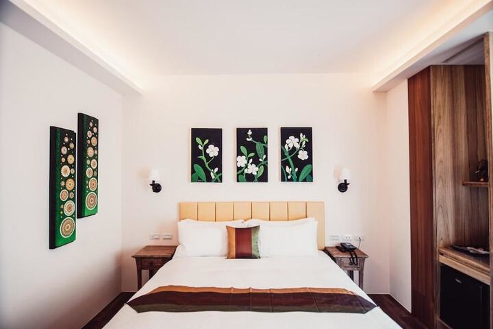 Room 46 of 80