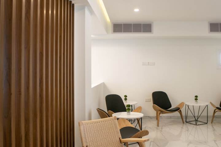 Entrance & Lobby