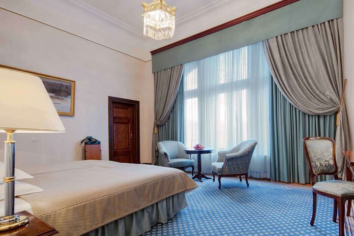 Room 55 of 142