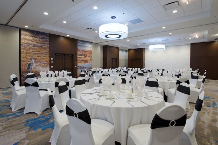 Ballroom/Hall 16 of 24