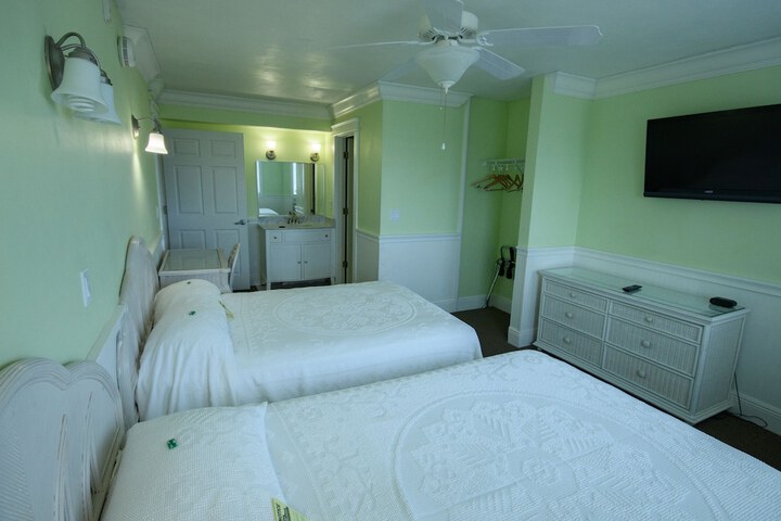 Room 26 of 229