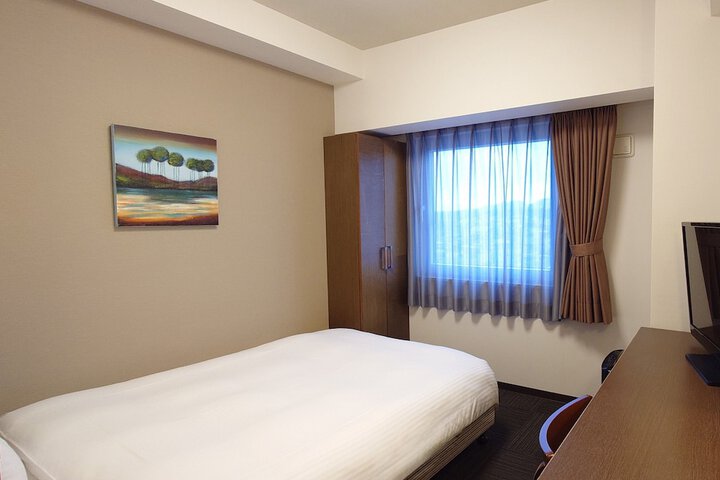 Room 19 of 32
